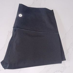 Black Lulu lemon leggings. Size 8